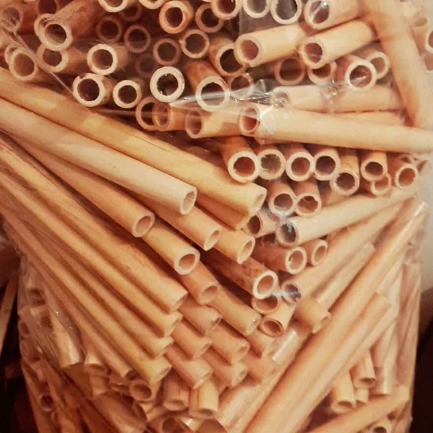 Natural colour variation across cut cane tubes